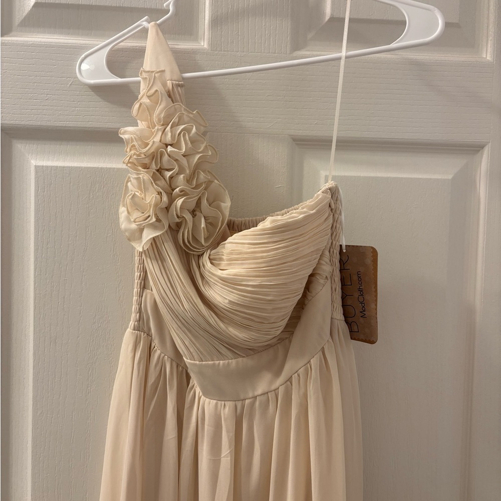Modcloth Cream Ruched One-Shoulder Gown - Picture 2 of 7